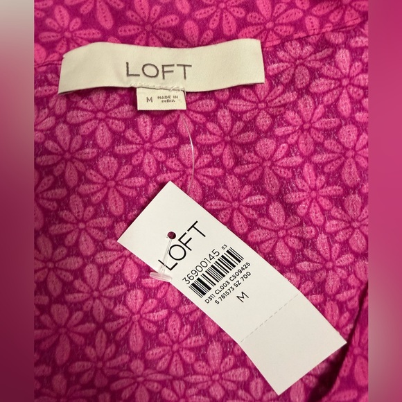 V-Neck Tie-Front Blouse Bold Pink Print Puff Sleeve Medium New with Tags - Picture 3 of 7